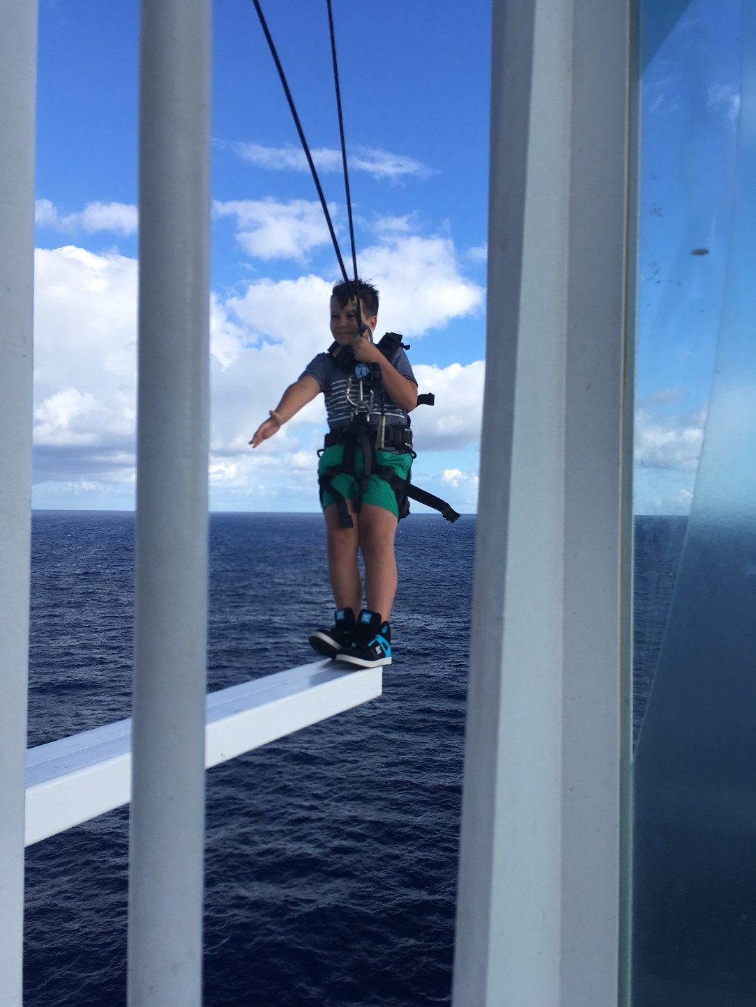 P.O. edge club plank walk